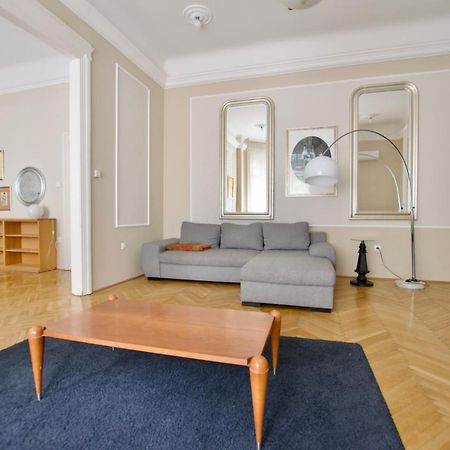 Standard Apartment By Hi5 - Kecskemeti Street Suite Budapest Esterno foto