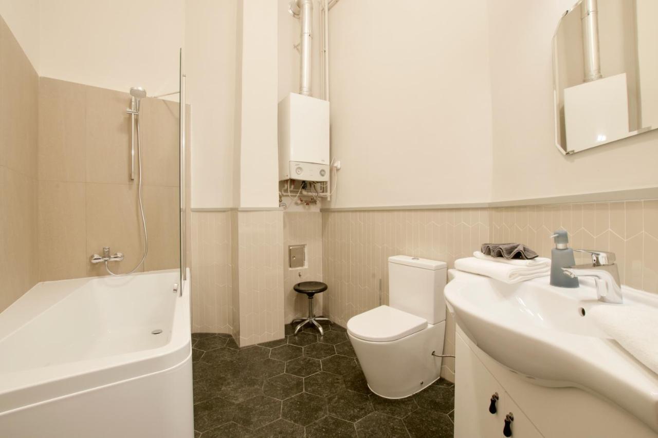Standard Apartment By Hi5 - Kecskemeti Street Suite Budapest Esterno foto