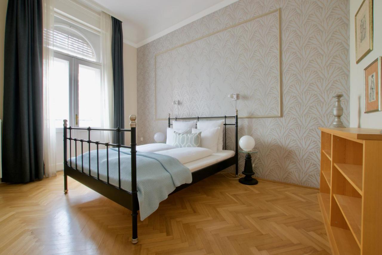 Standard Apartment By Hi5 - Kecskemeti Street Suite Budapest Esterno foto