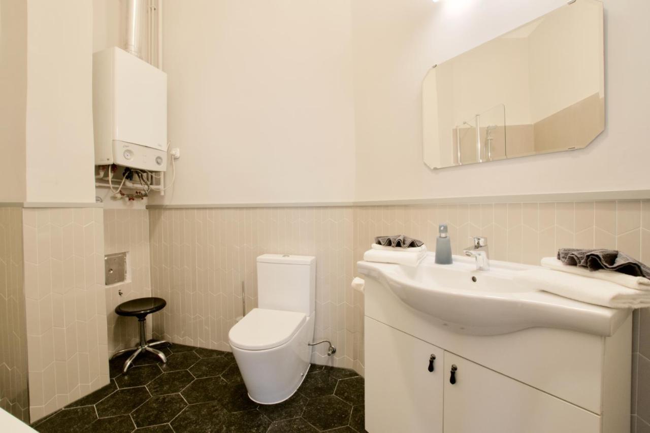 Standard Apartment By Hi5 - Kecskemeti Street Suite Budapest Esterno foto